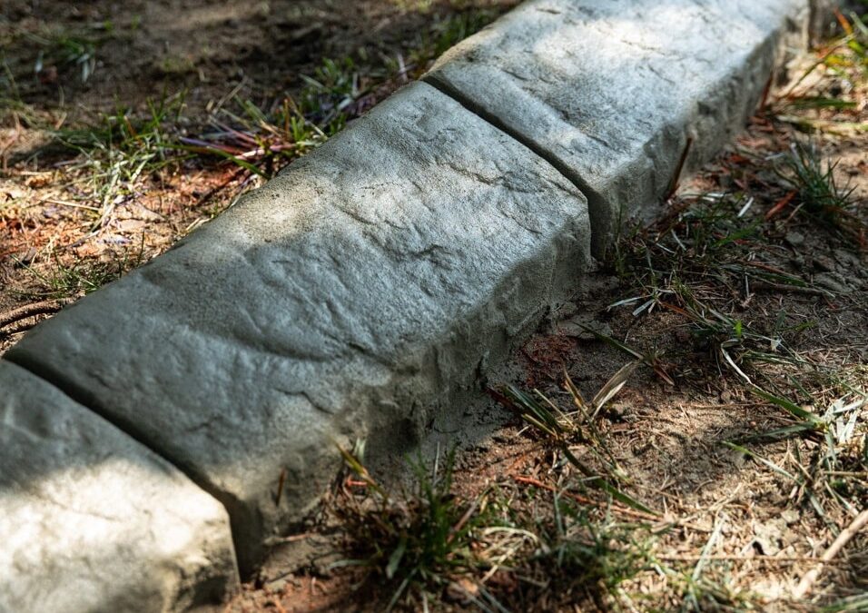 What Is Concrete Curbing: Decorative and Functional Landscape Solutions